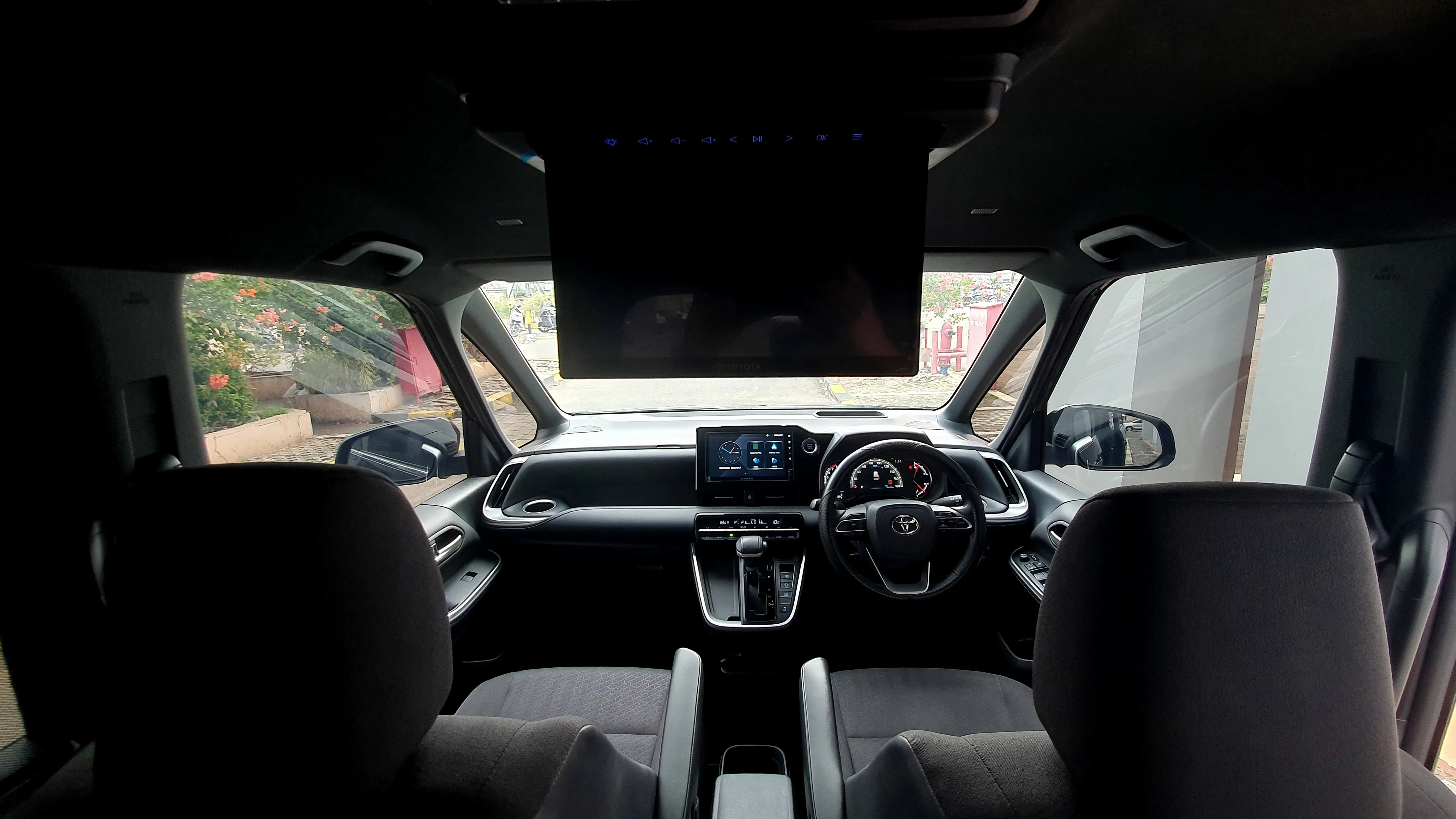 Alasan Memilih Toyota Voxy Bekas Tahun 2021-2025