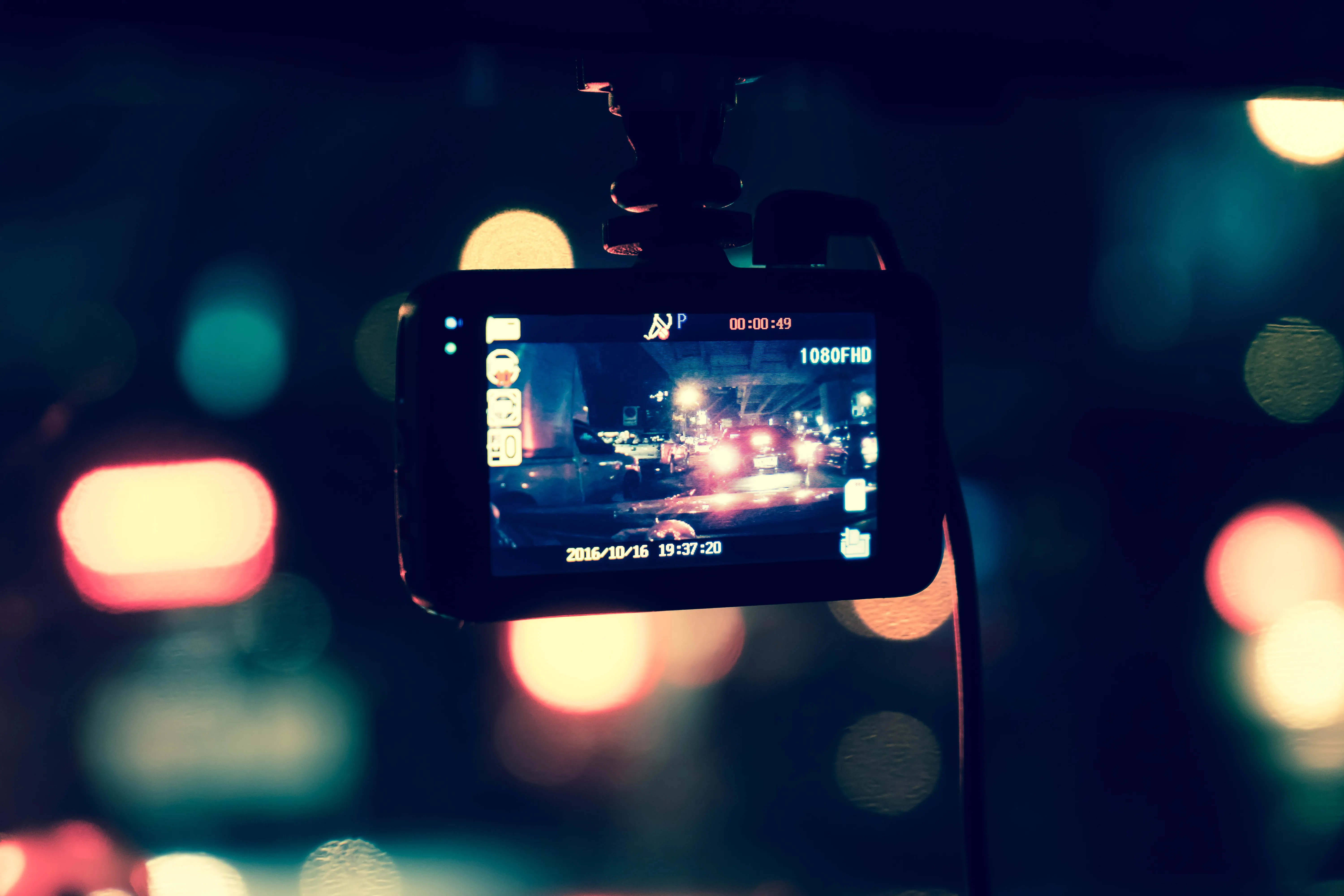 12 Rekomendasi Dashcam Mobil Terbaik Untuk Merekam Perjalanan Anda
