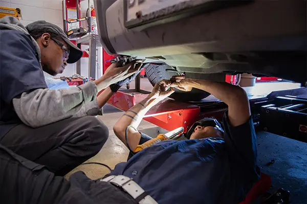 Tips Membeli Mobil Bekas Aman