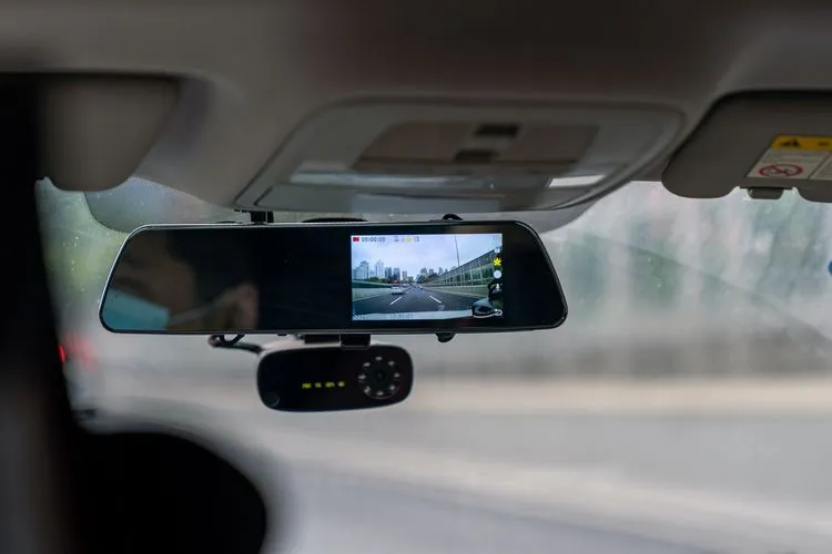 Tips Memasang Dashcam Mobil dengan Posisi yang Tepat