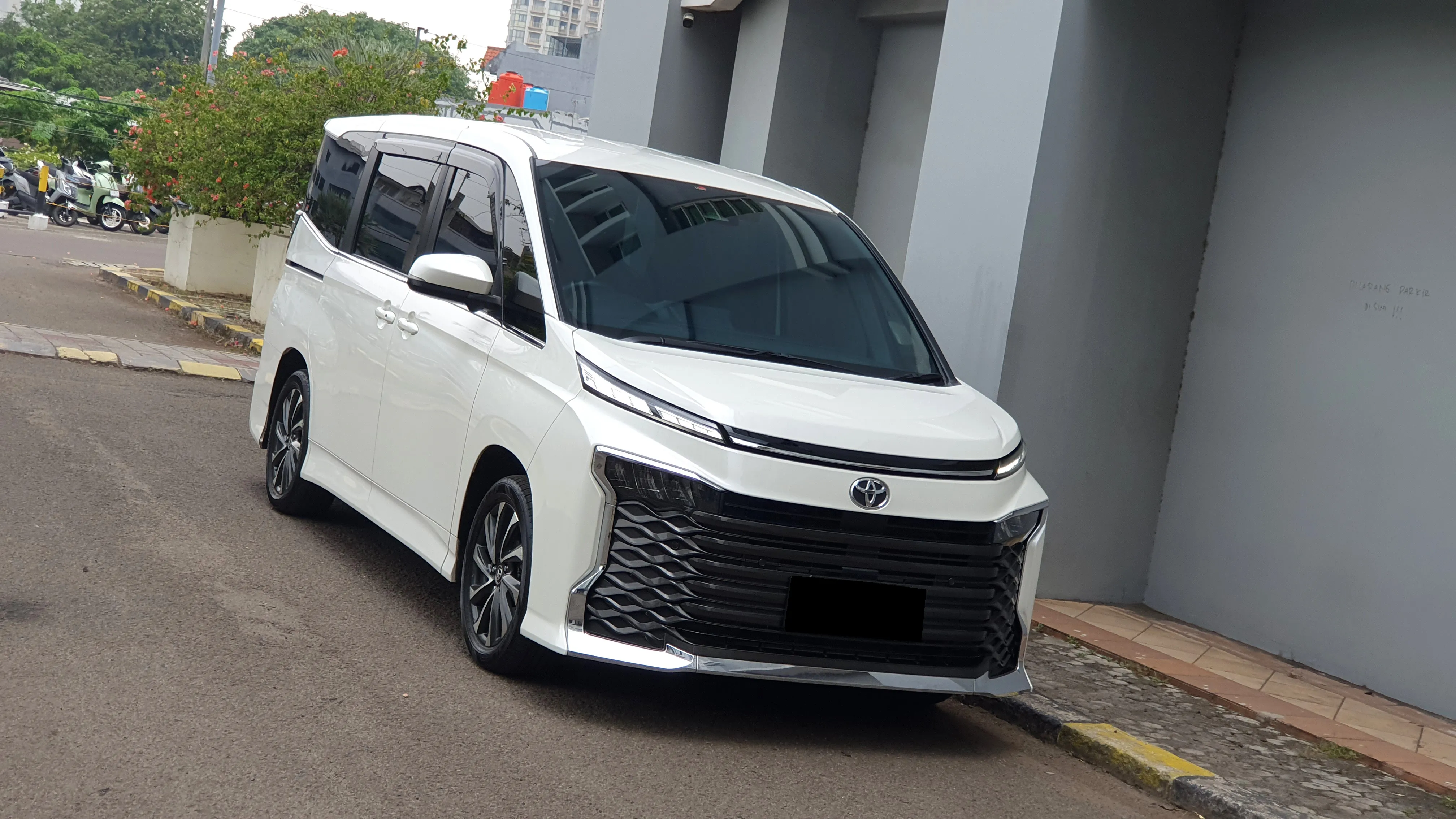 Pilihan Toyota Voxy Bekas Tahun 2021-2025