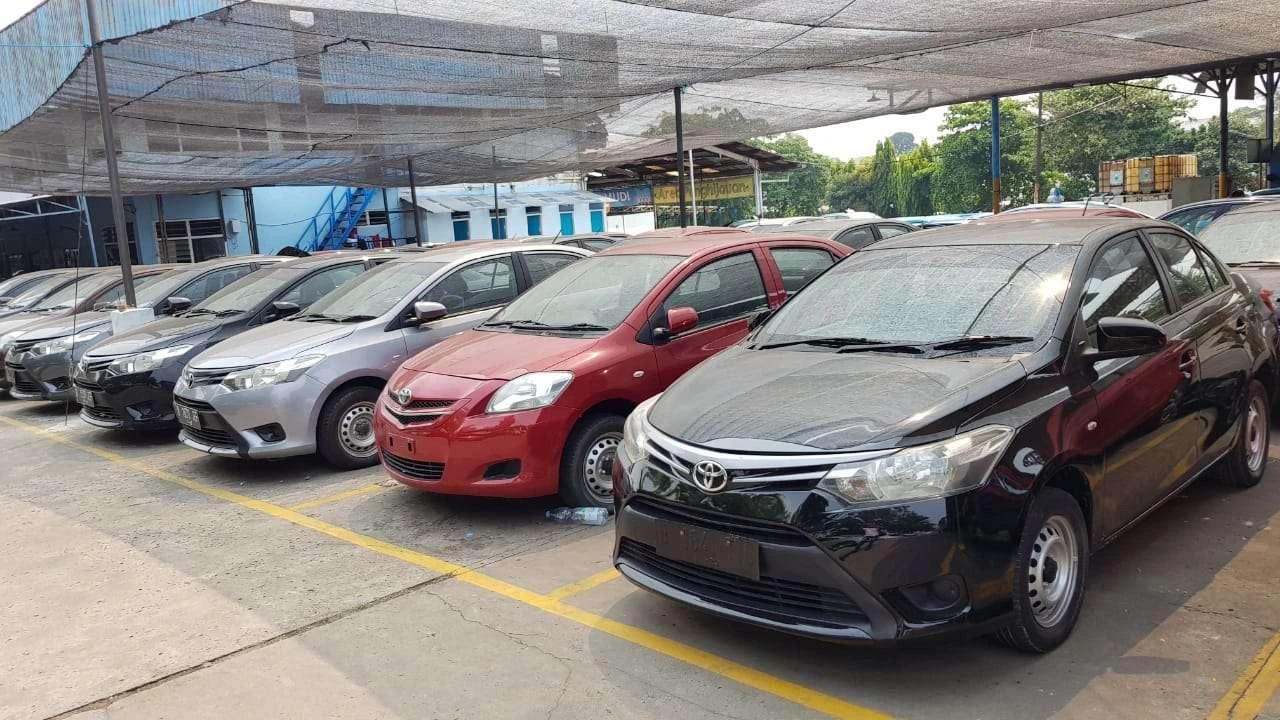 Mobil Bekas Sedan